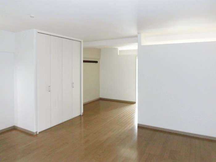 自然光と空調を開口壁でやさしく取り込む　大田区I様邸